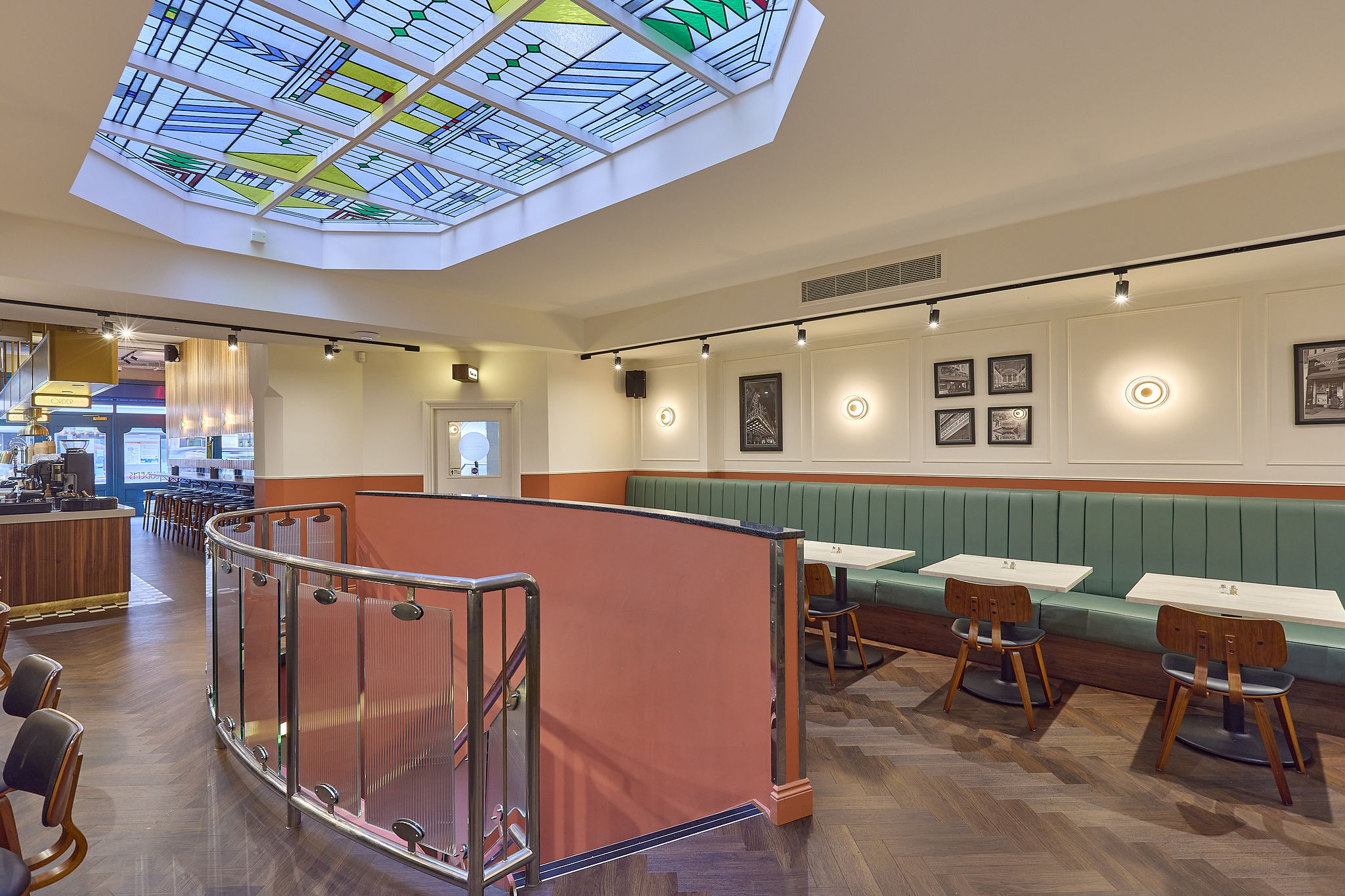 Reubens restaurant finish